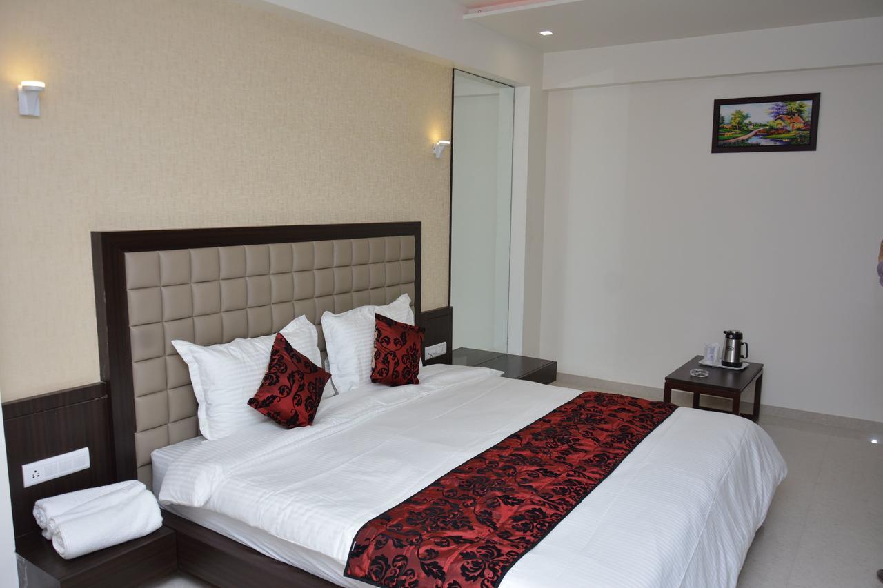 Hotel Darshan Rajula Luaran gambar