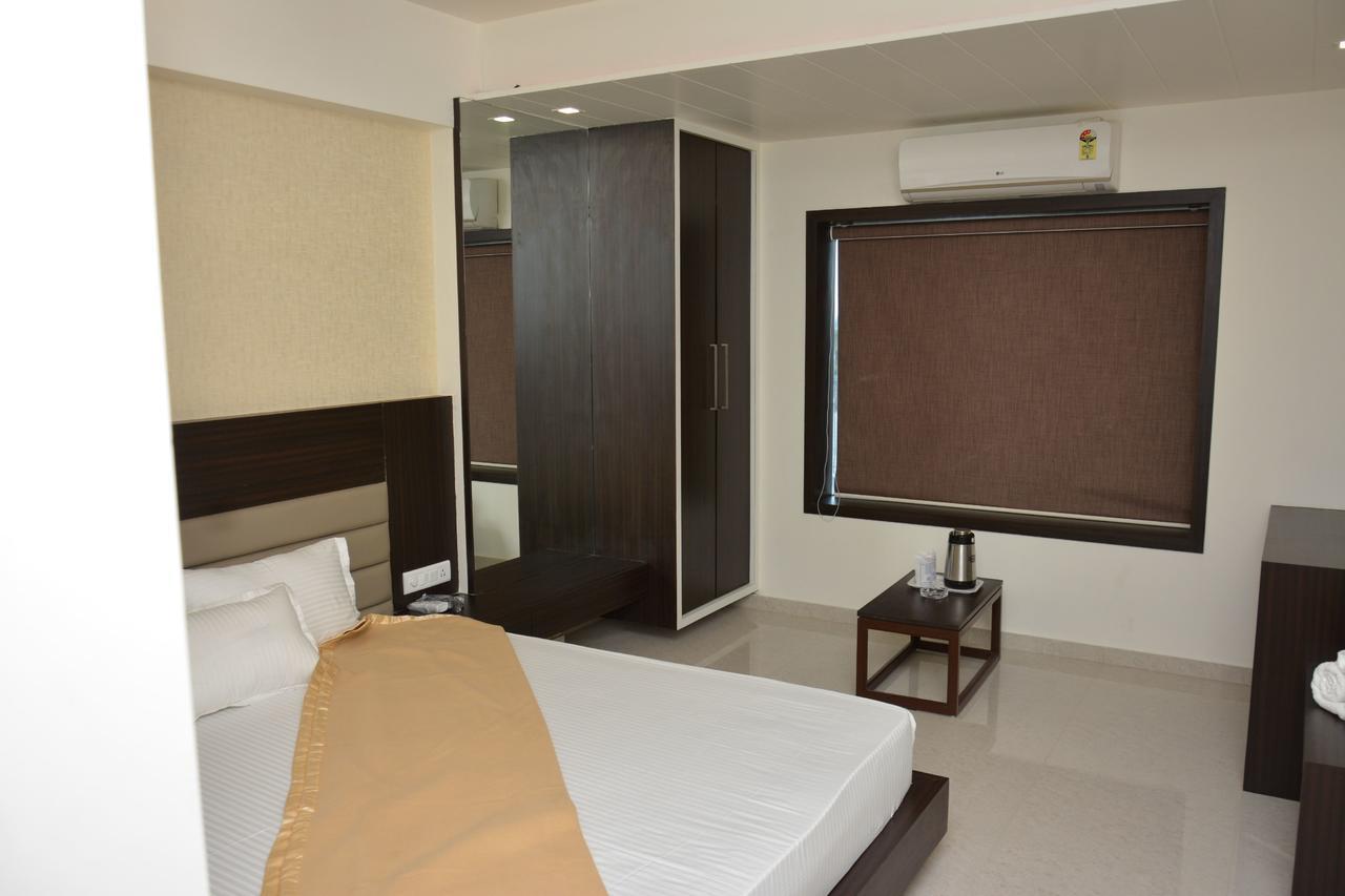 Hotel Darshan Rajula Luaran gambar